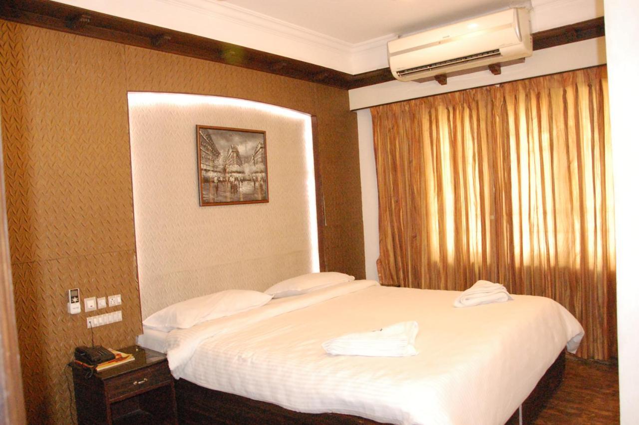 Hotel Blue Star Coimbatore Exterior photo