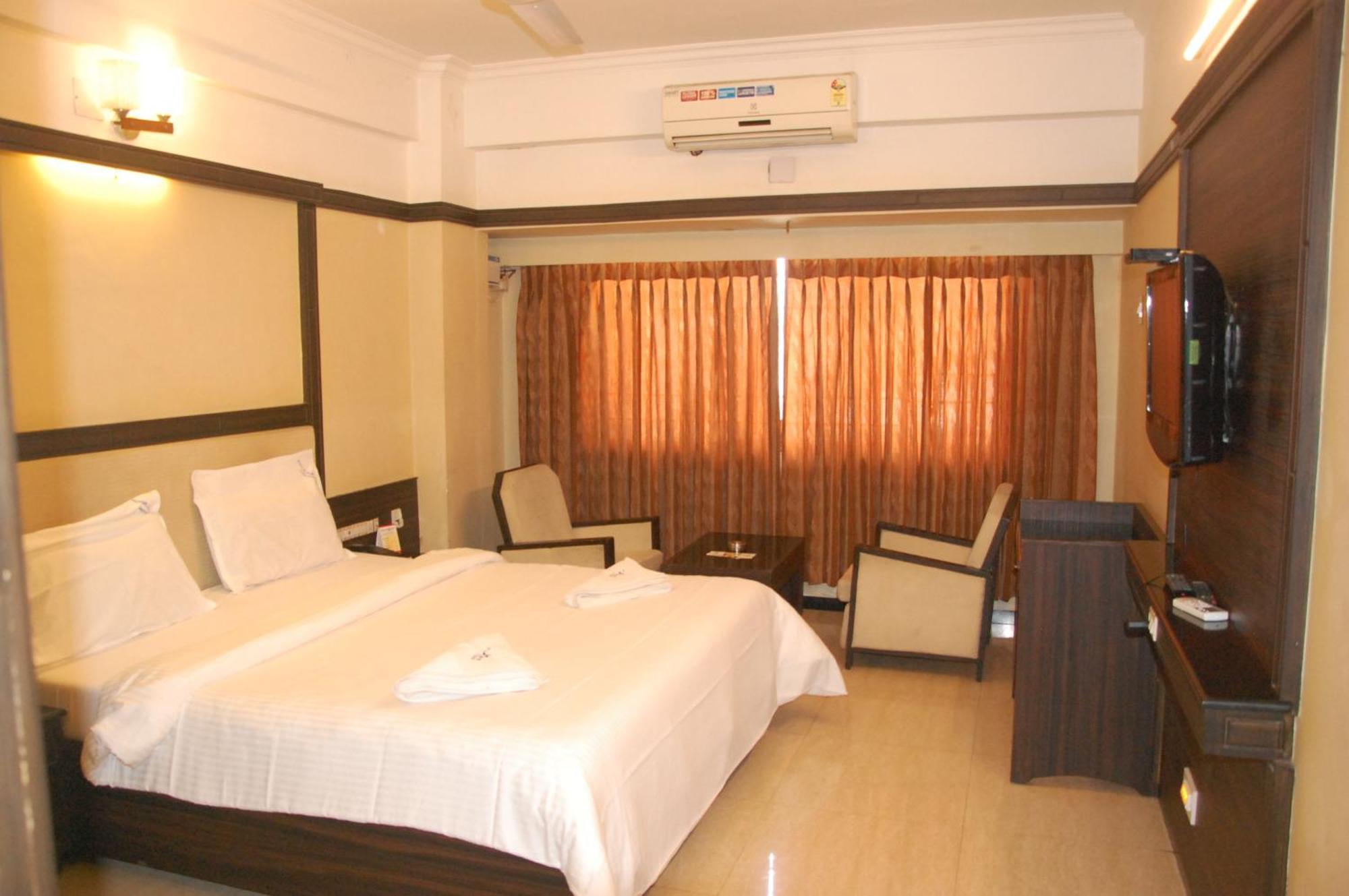 Hotel Blue Star Coimbatore Exterior photo